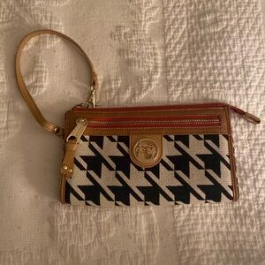 Spartina! Excellent condition.  Houndstooth wristlet. Black/white w/red accents.